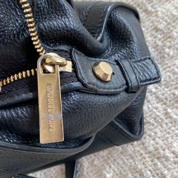 Michael Kors Medium Collins Bag - Picture 7 of 10